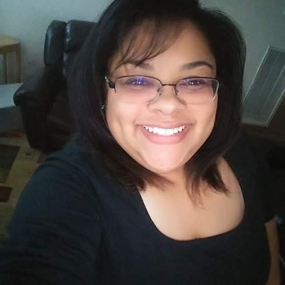 Meet your Posher, Shawna - Picture 1 of 1